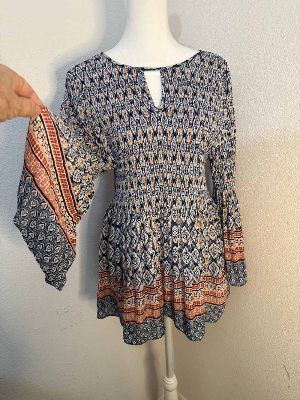 Floral & Ivy Boho Smocked Keyhole Peasant Blouse L